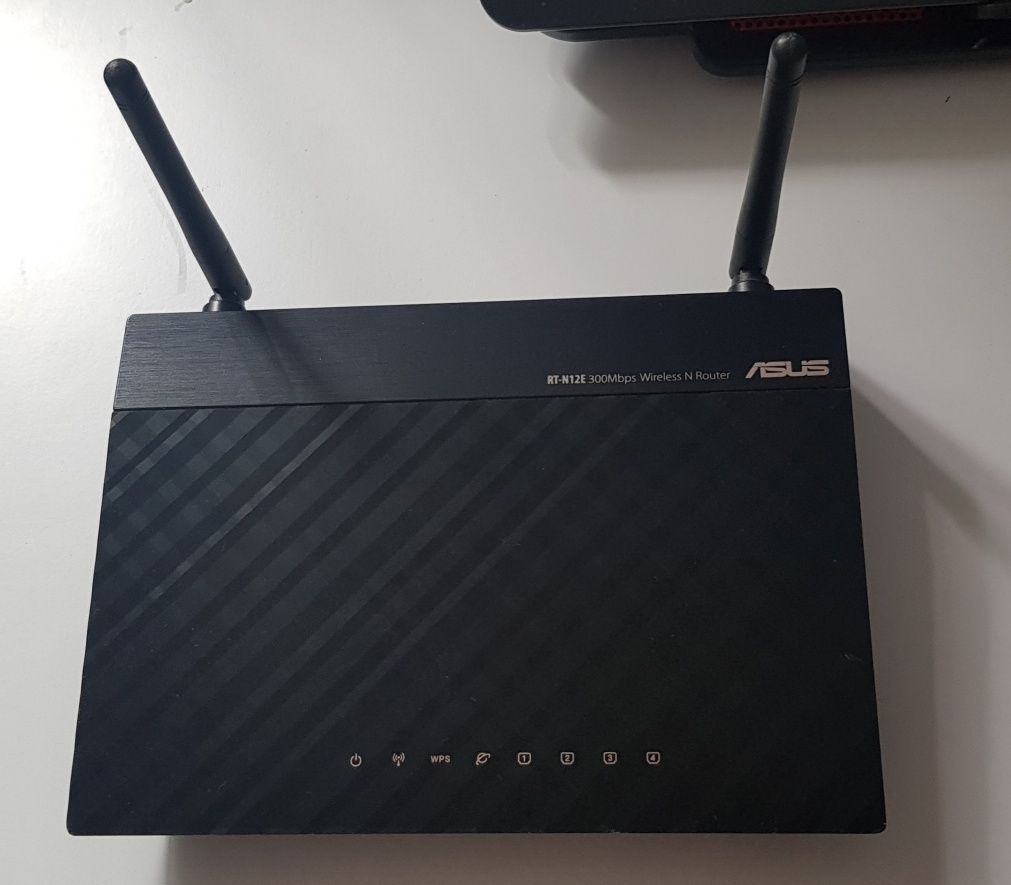Router Asus RT N12E 300 mbps Wireless N router ASUS