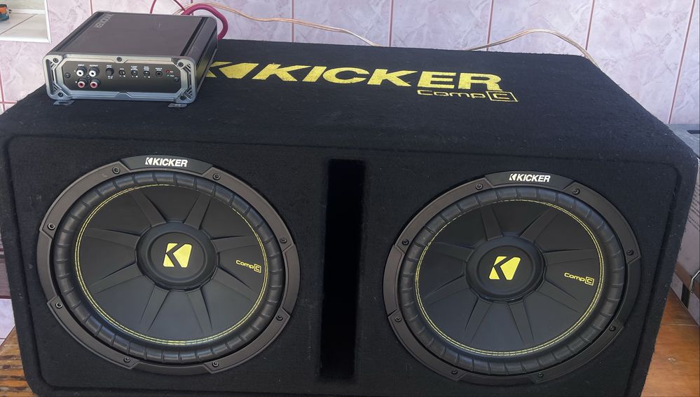 Сабвуфер KICKER з Підсилювачом