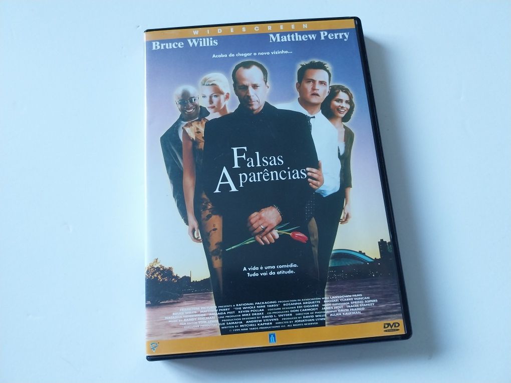 Falsas aparências ( The Whole Nine Yards ), Bruce Willis comédia român