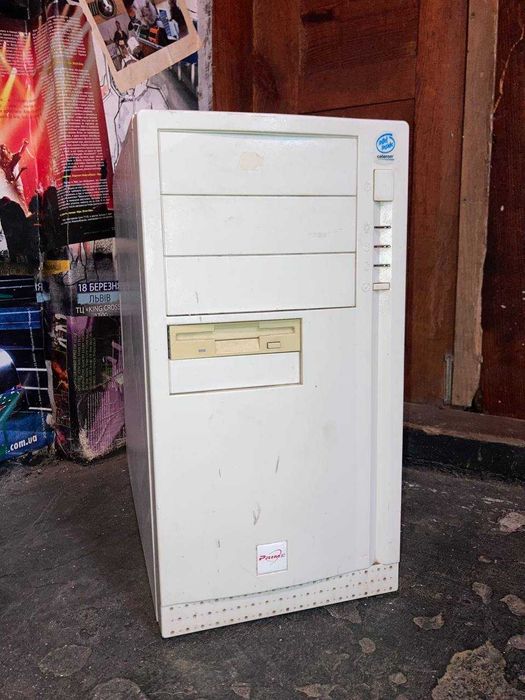 Раритетний ретро комп'ютер системний блок PrimePC Pro 70 (2004 р.)