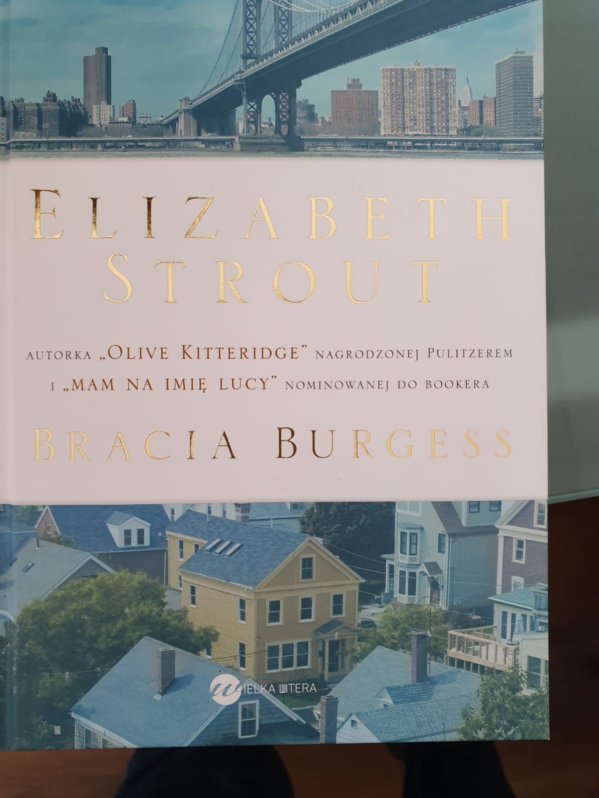 Elizabeth Strout Bracia Burgess NOWA