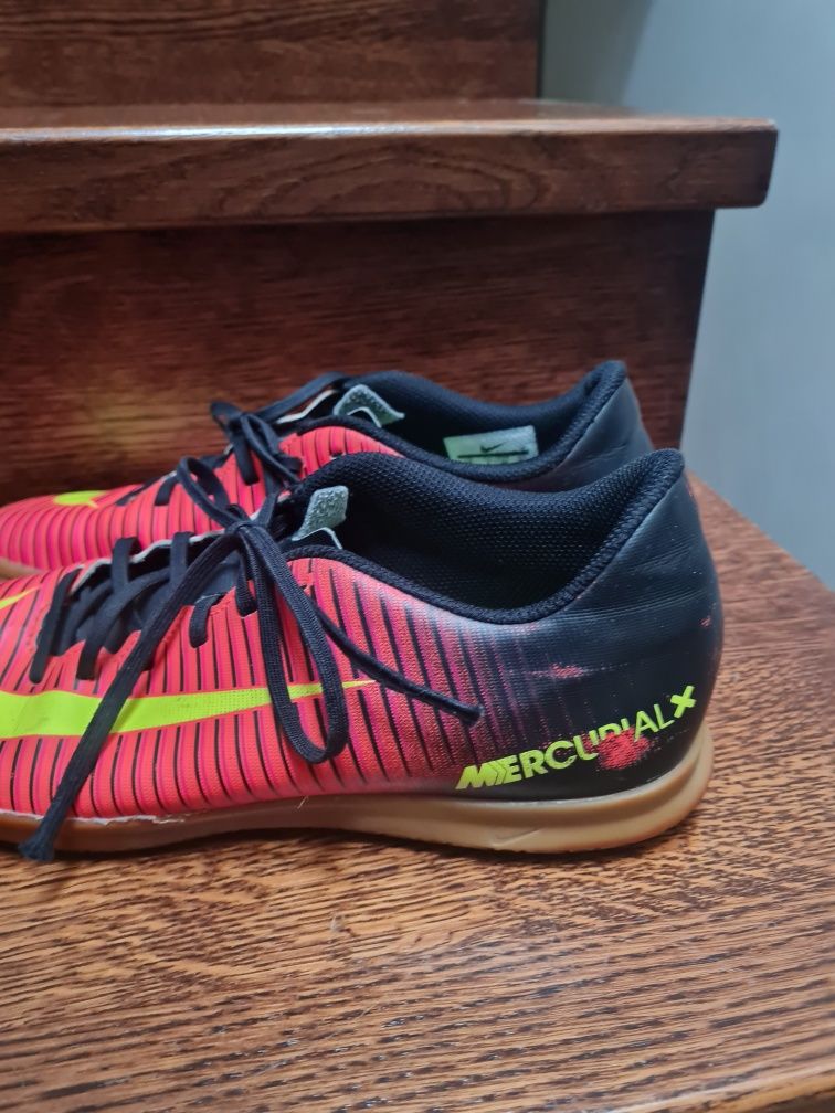 Buty piłkarskie Nike mercurial X