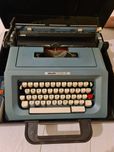 walizkowa maszyna do pisania Olivetti studio 46 lata 70
