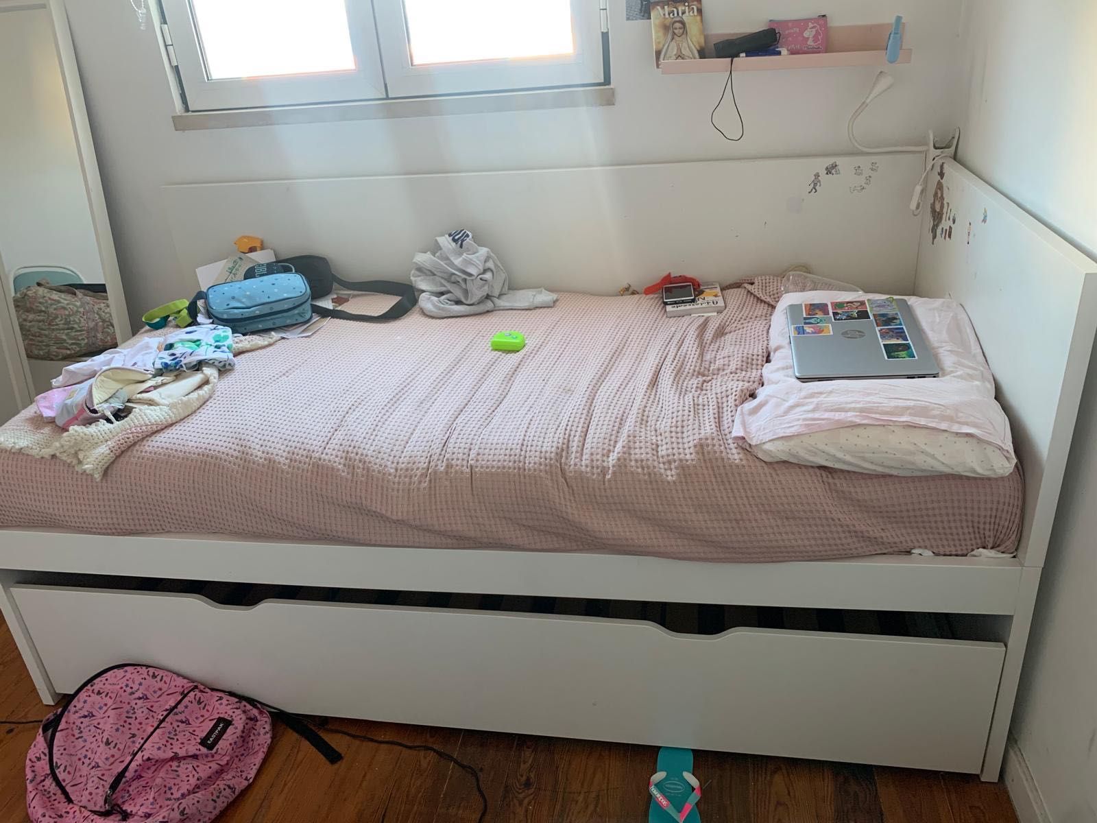 Cama de solteiro com colchão
