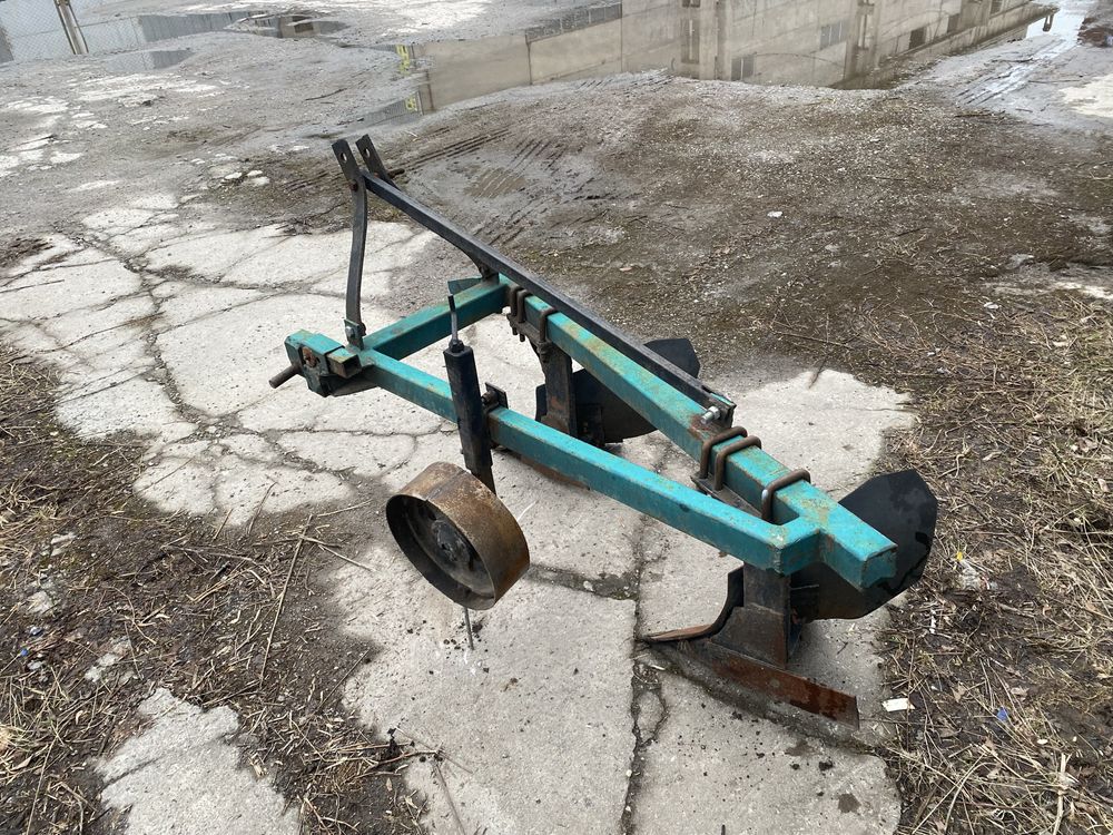 Продам двухкорпусний плуг