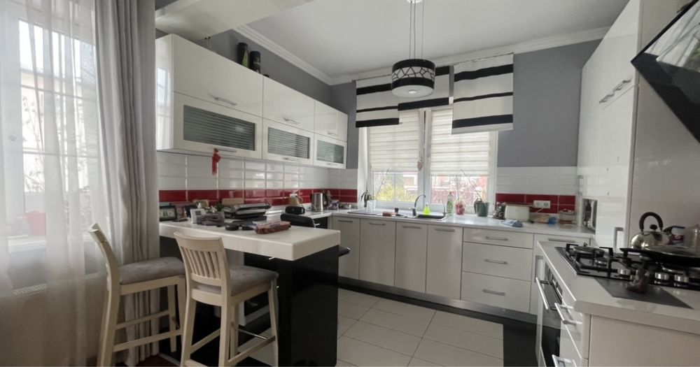 Оренда сучасного будинку в Центрі!