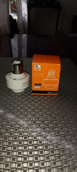 Смарт Wi-Fi Розумний цоколь E27 для контролю світлом дистанційно