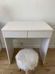 Mesa Penteadeira IKEA - Otimo estado LINDA para desocupar