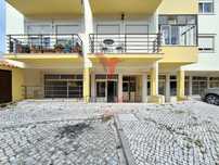Magnifico espaço comercial, localizado em Minde - Alcanena