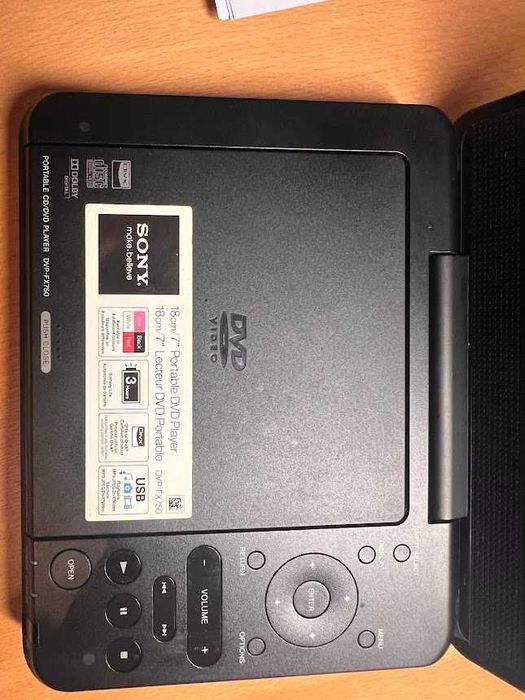 Leitor CD/DVD portátil Sony + Case Logic 7-9" DVD