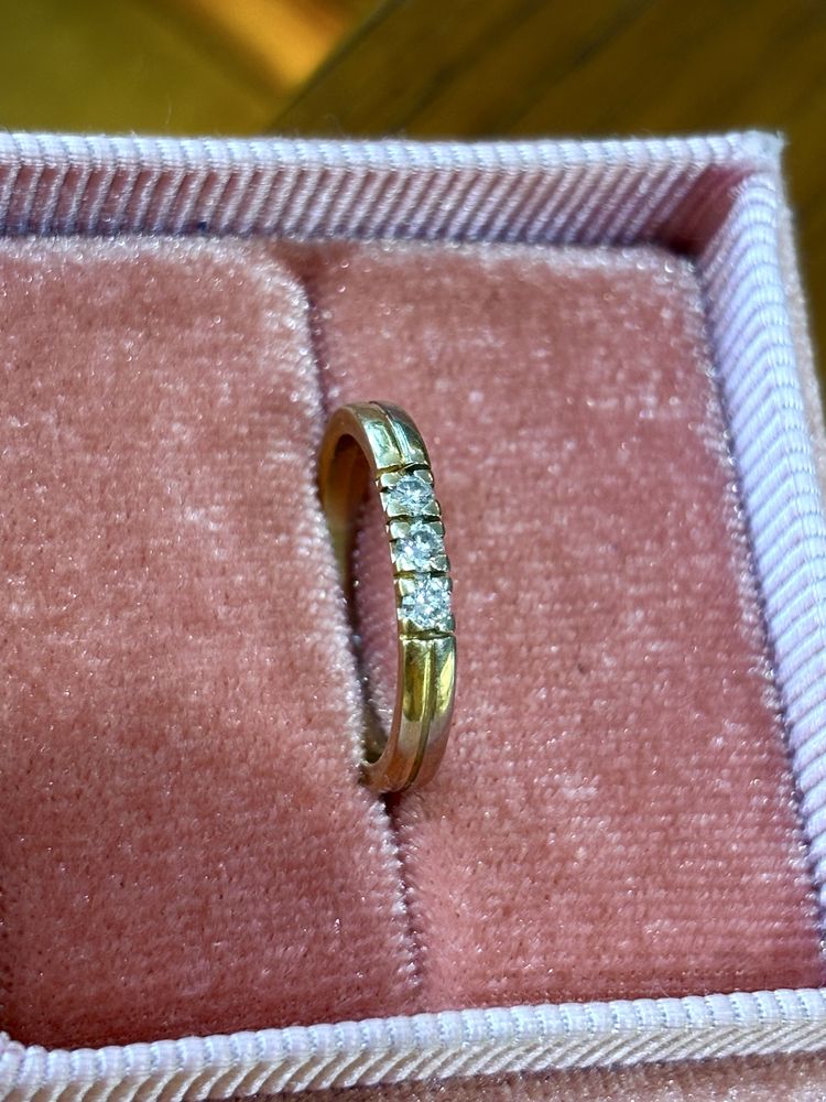 Złota Obrączka z brylantami 0,12ct