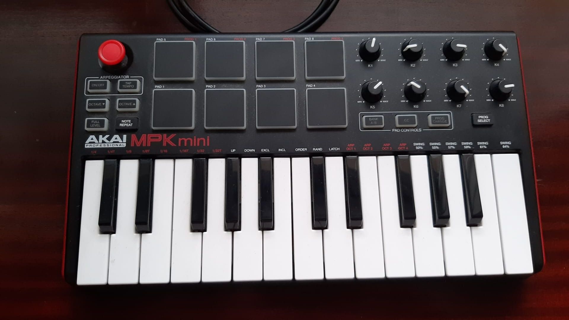 AKAI MPK Mini como novo