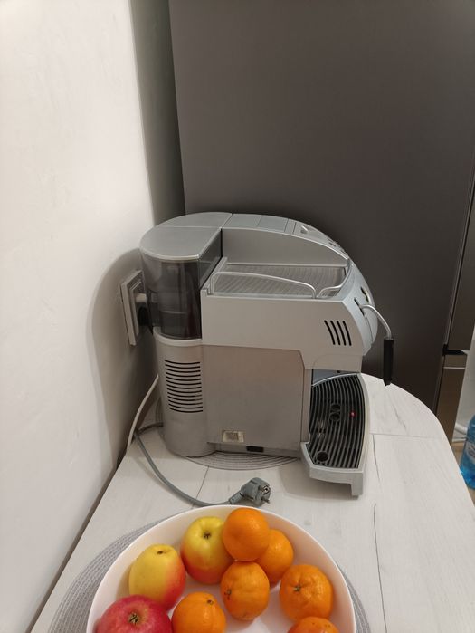 Продам кавомашину Saeco