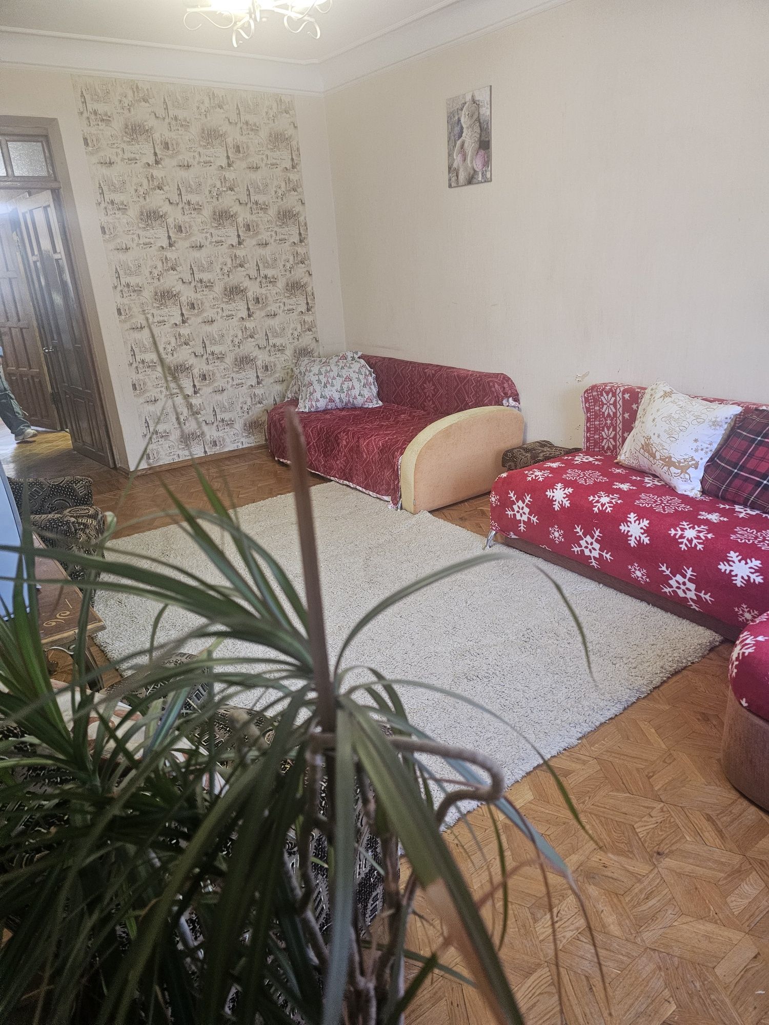 СДАМ ПОСУТОЧНО2к.в центре в парке Бабаева