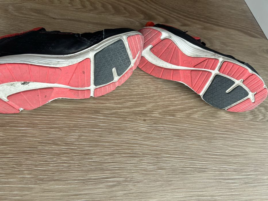 Tenis criança em bom estado tamanho 33