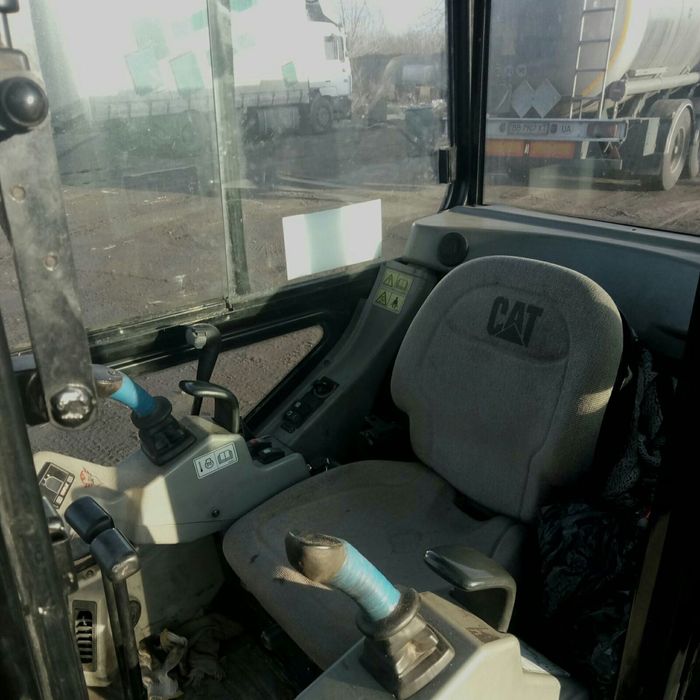 Продам міні-екскаватор CAT 301.8