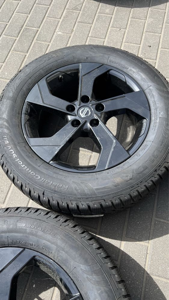 198) Felgi Nissan nowe 7jx17 ЕТ45 5x114,3