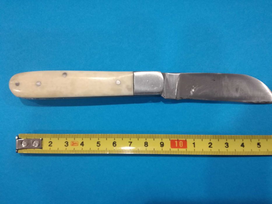 Canivete de Coleção "Pradel Auvergne"  Cabo em Osso? Baquelite?