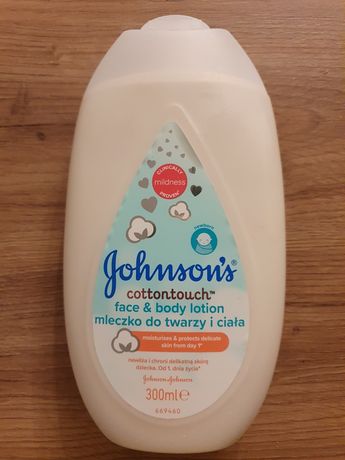 Johnson's Baby Cotton Touch mleczko do twarzy i ciała 300 ml