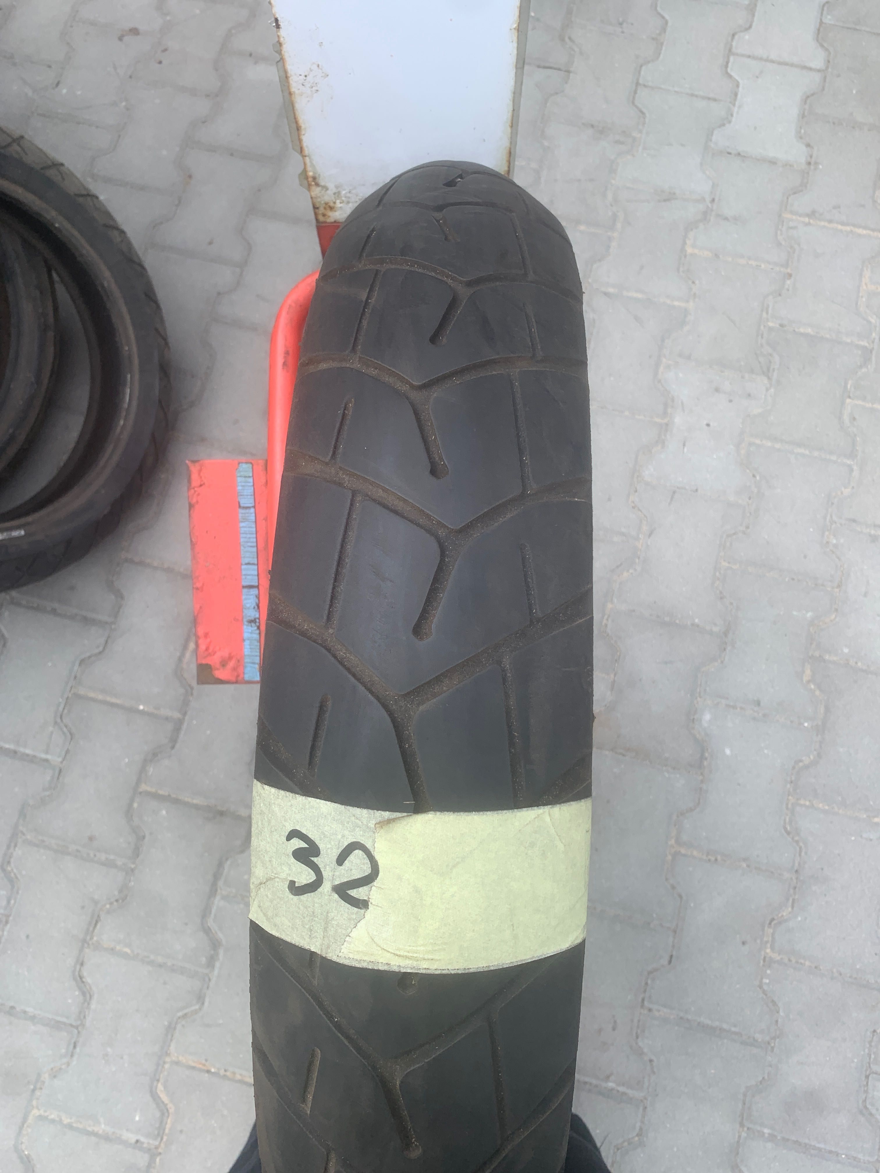 110/80 R 19 metzeler tourance nr 32