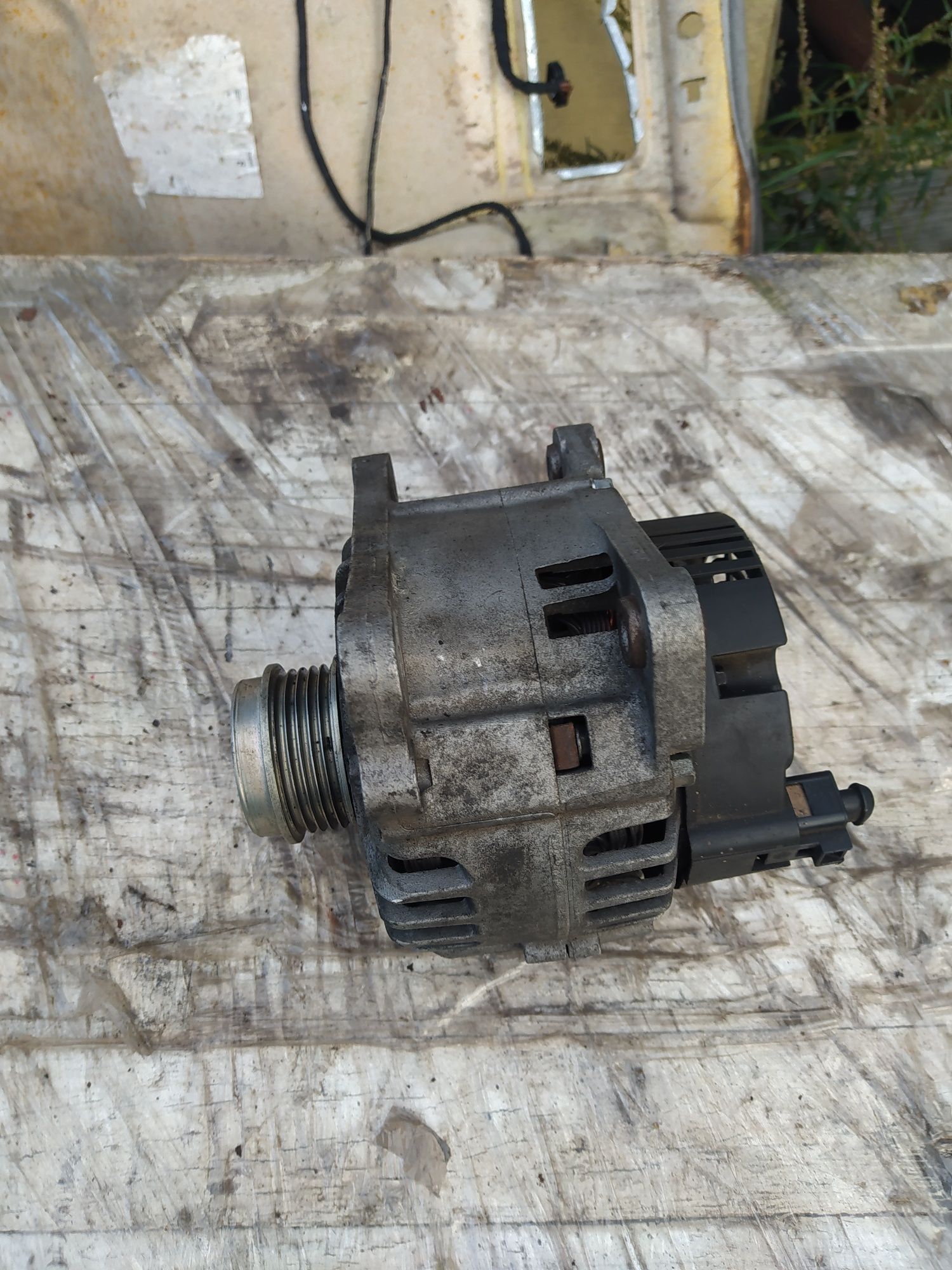 Alternator Passat b5 fl 1.9 tdi 130,101 koni