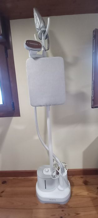 Ferro a Vapor Vertical Rowenta