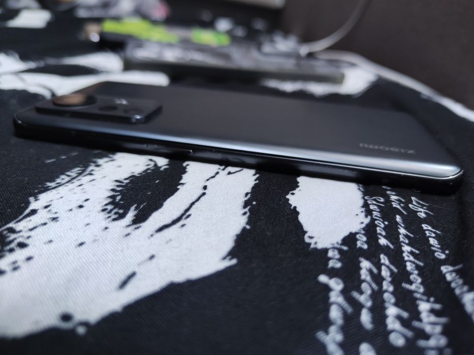 Флагман Xiaomi mi 12 8/128