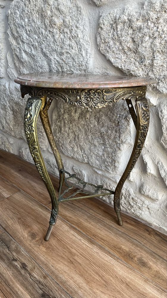 Mesa de Canto Antiga com Tampo de Mármore