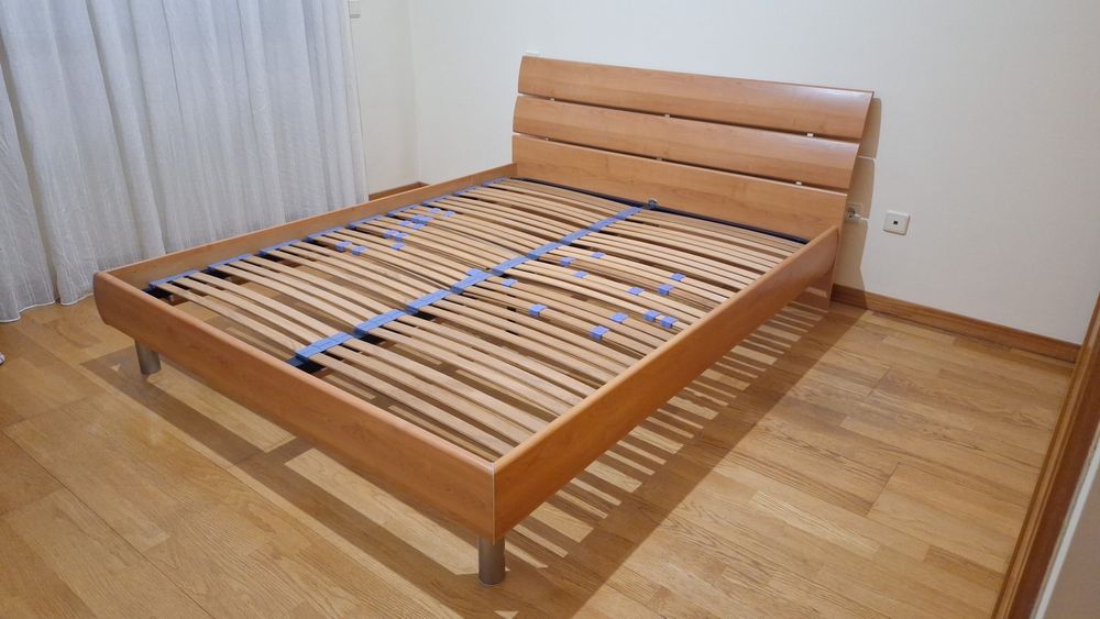 Cama casal como nova
