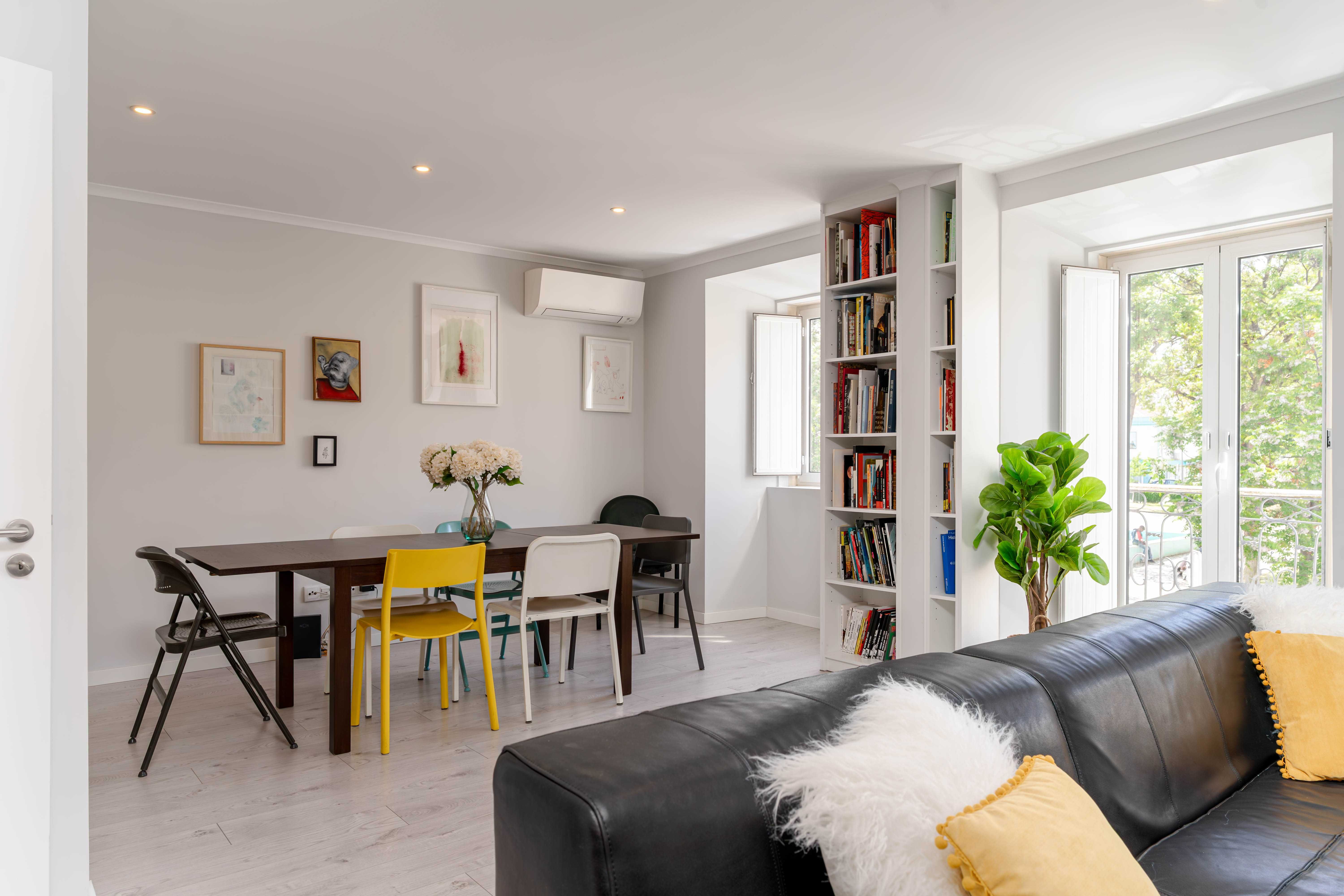 T4 Duplex Remodelado com 4 casas de banho  Almada