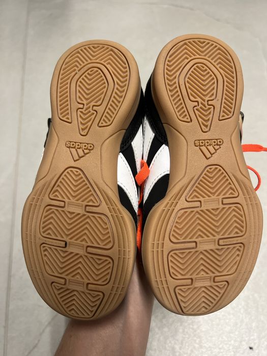 Halówki Adidas Predator r.28