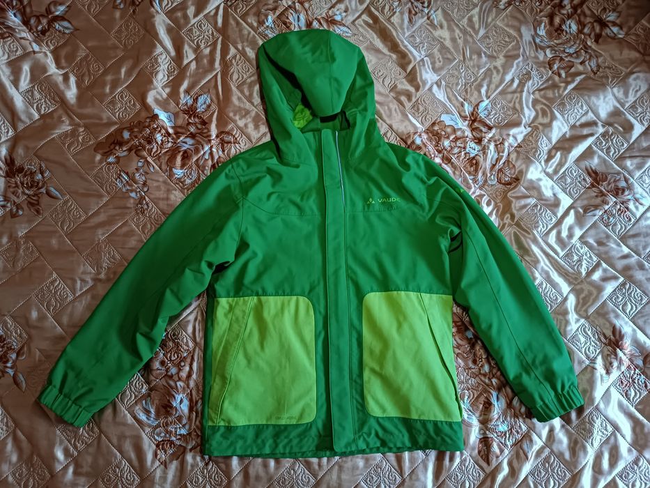 Продам куртку демісезонну разом із кофтою фліскою