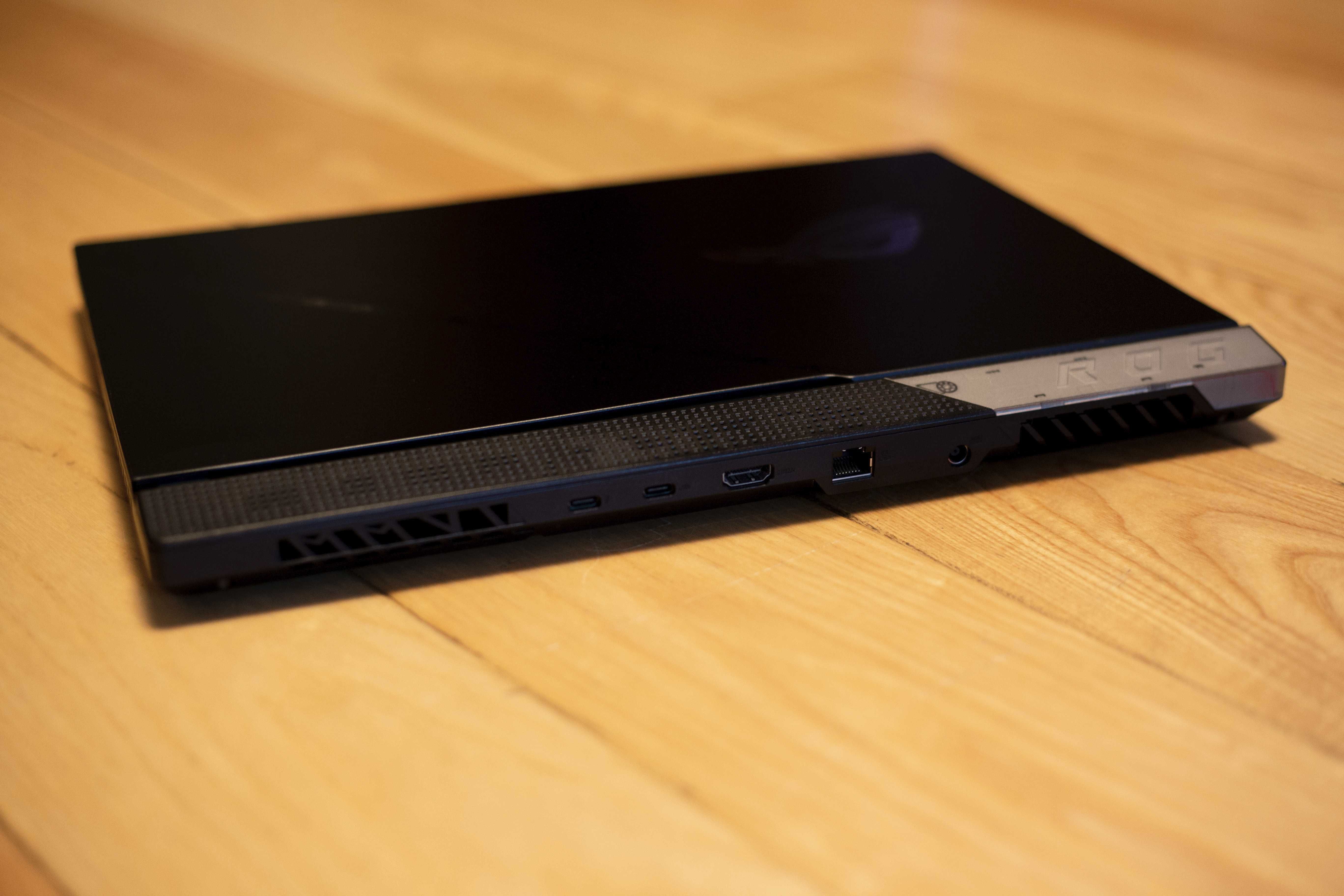 Laptop Gamingowy ASUS rog strix scar i9 12900 rtx3080 32 ram 1TB SSD