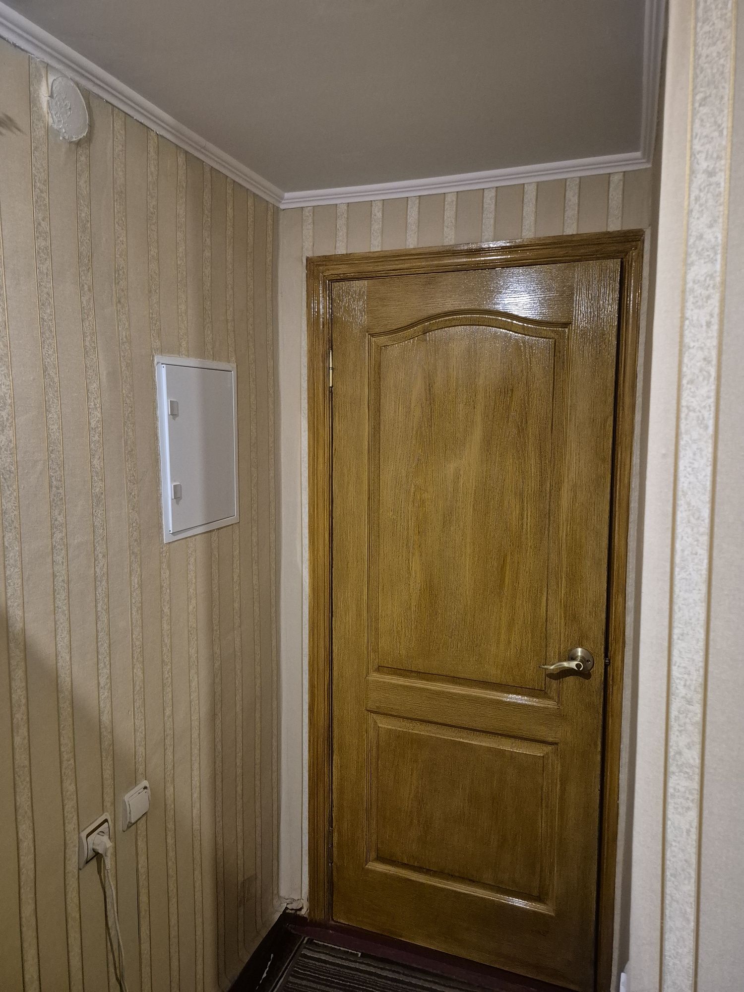 Продам 2 кімнатну гарну квартиру з балконом 1 поверх на Хіммістечку на