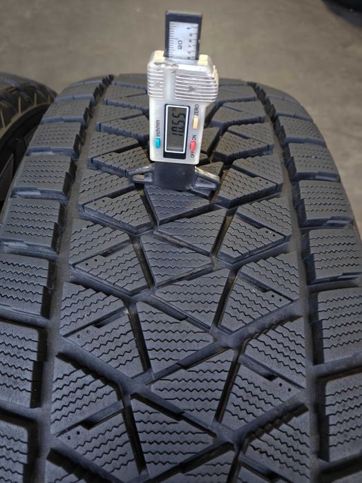 R18 285 60 шини зимові Bridgestone Blizzak DM-V2 відмінний стан Японія