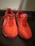 Волейбольні кросівки asics