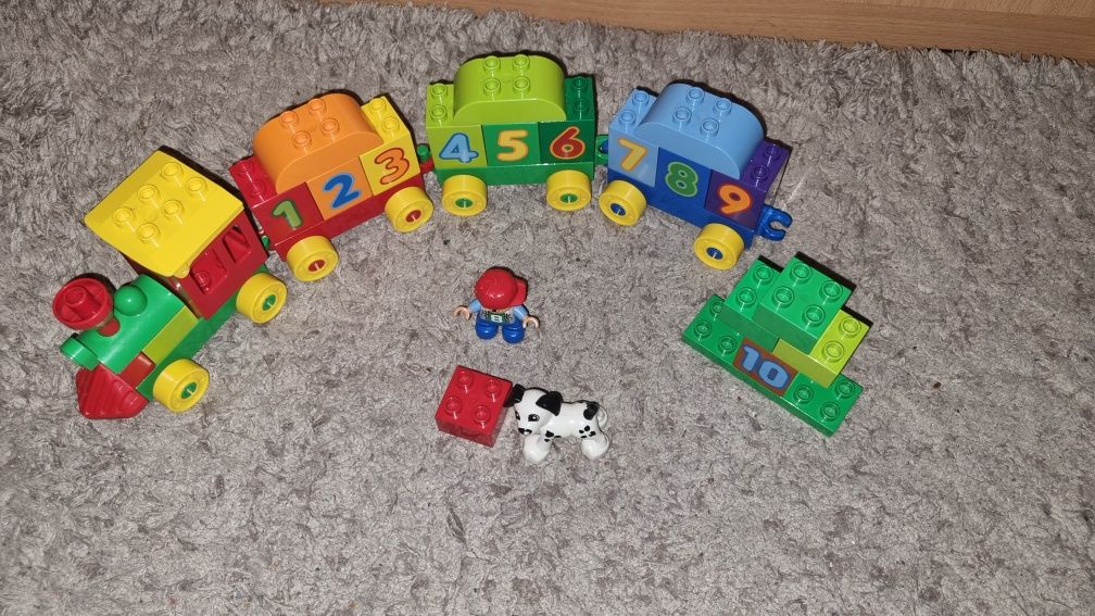 Lego Duplo 10558 pociąg
Wiek 1,5 - 5 lat
Zestaw Jest ko