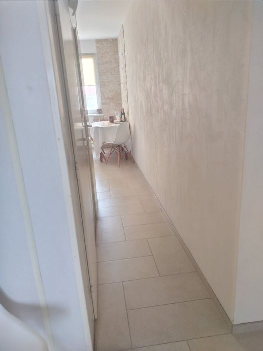 Продається Білосніжна і сонячна  кв-ра поблизу  Собору на Проспекті Св