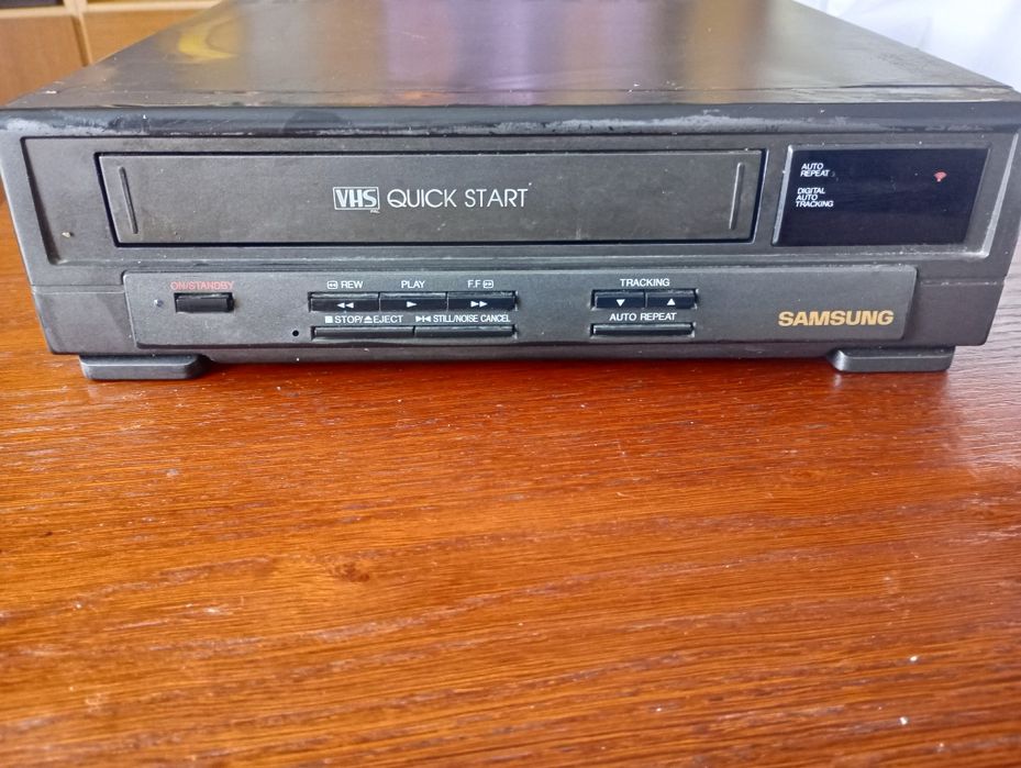 Uszkodzony odtwarzacz kaset VHS Samsung  mod .VPX-43 R