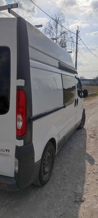 Мікроавтобус Opel Vivaro