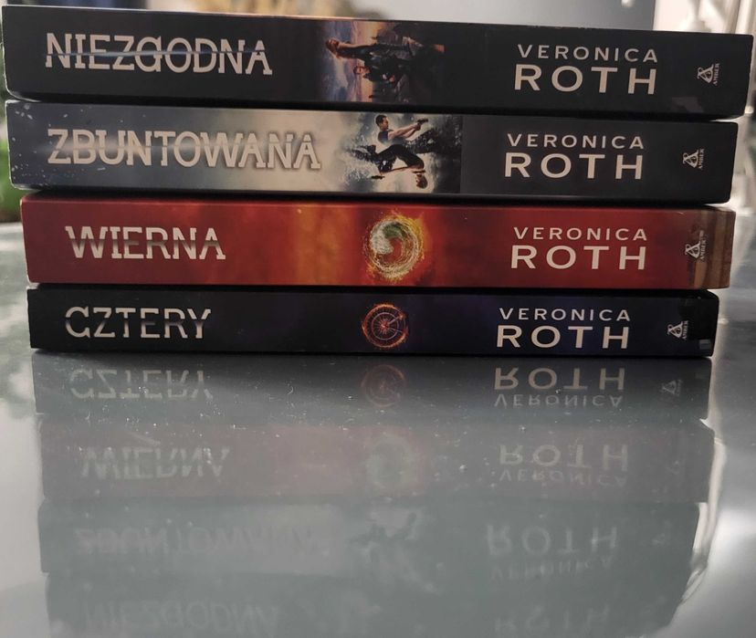 Trylogia Niezgodna Zbuntowana Wierna Cztery Veronica Roth - zestaw