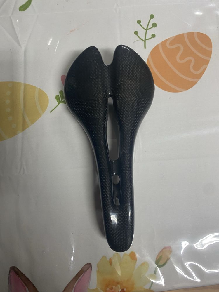 Selim todo de carbono em perfeito estado
