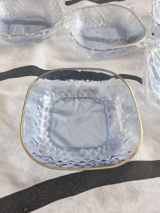 Miseczki 6sztuk niebieskie ozdobne złoty pasek