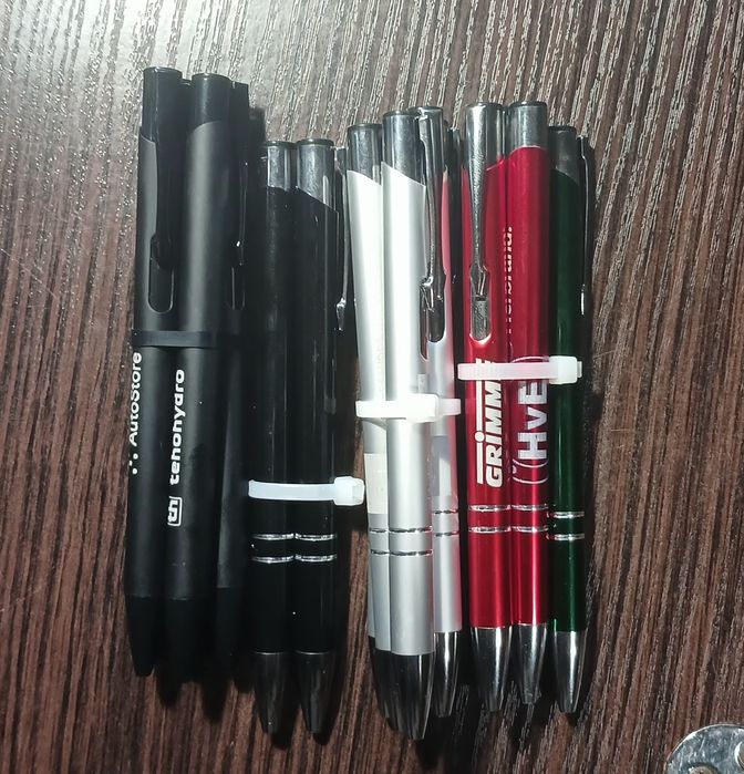 Розпродаю особисту колекцію ручок. Шариковая ручка.