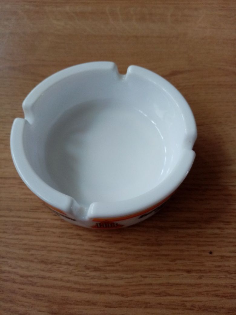 Popielniczka porcelanowa reklamowa HB