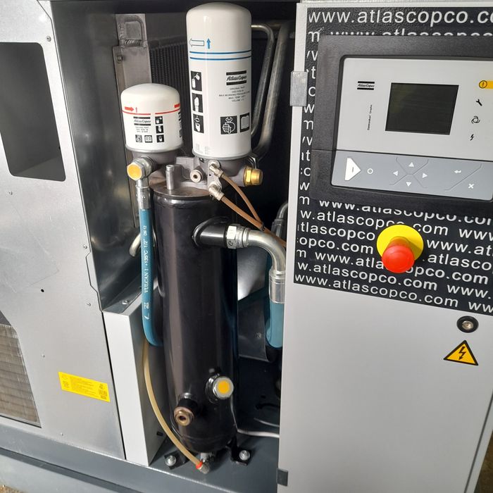 Sprężarka śrubowa Atlas Copco GA11 FF osuszacz 2015rok 11kw 1.7m³ 8bar
