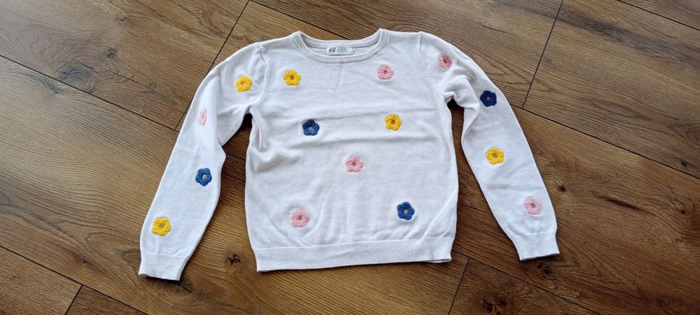 Sweterek dla dziewczynki 122/128