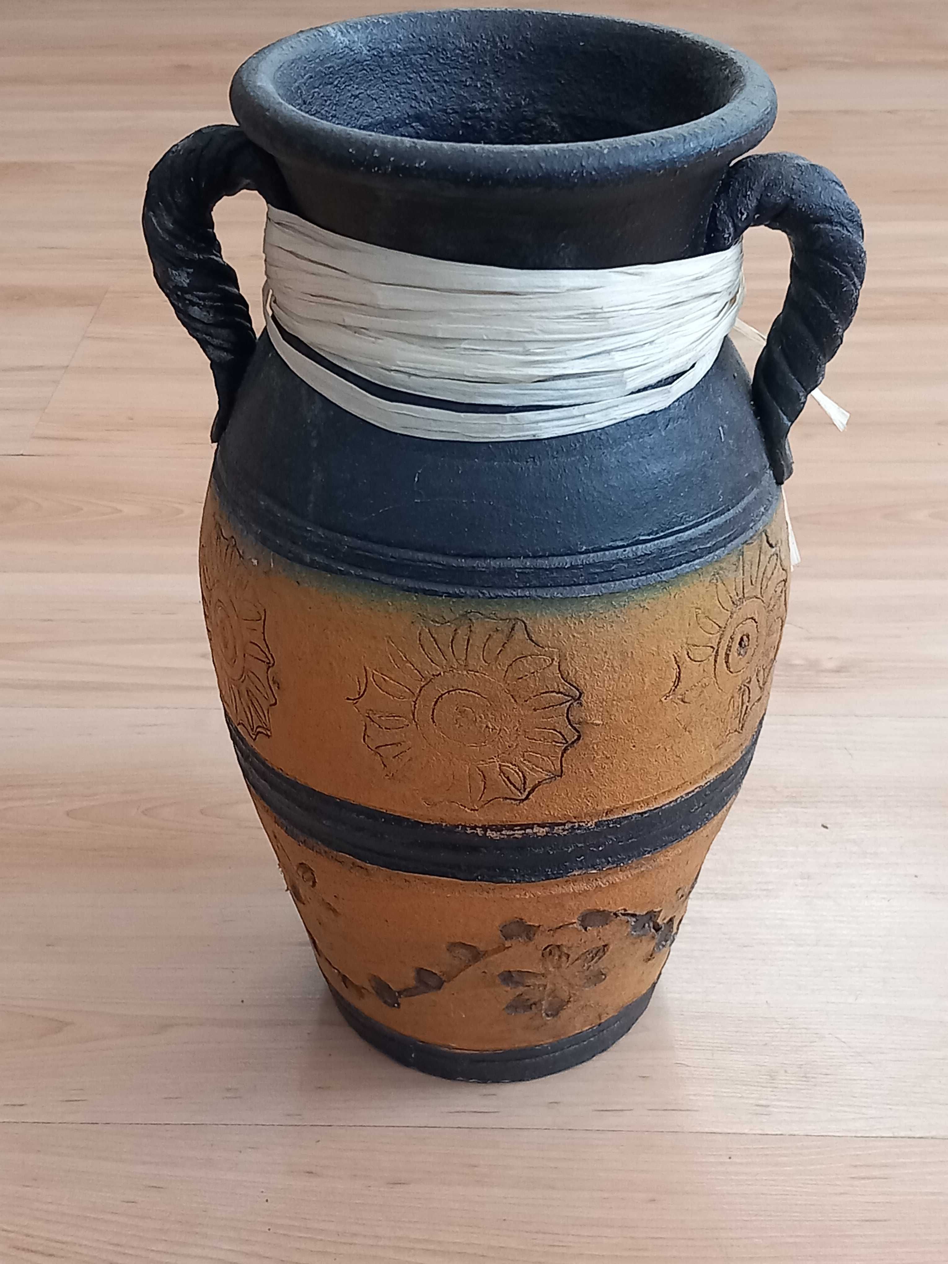 wazon ceramiczny - ozdobny