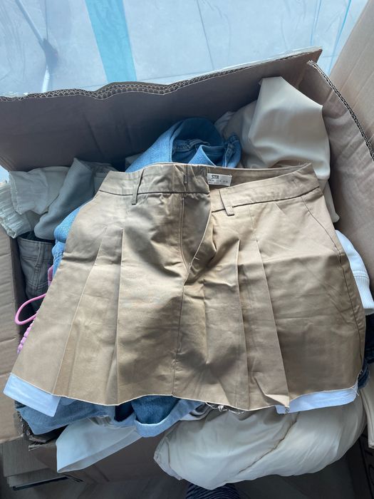 Kartony ubrań markowych zara, stradivarius Bershka