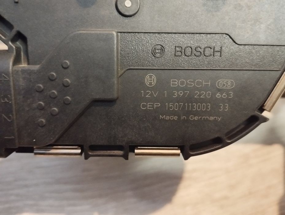 VW  Golf VII Mechanizm  wycieraczek  przód ]14 ovoko